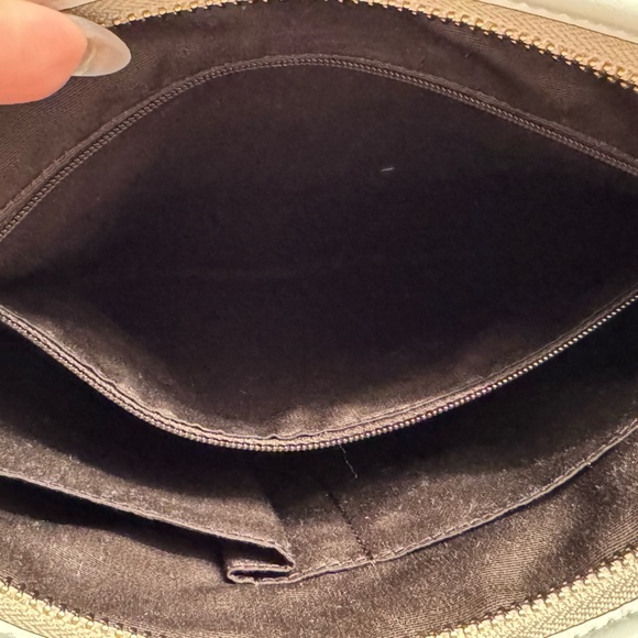 Coach Signature crossbody File Bag - New Without Tags - 13" x 10.5" - Picture 6 of 13